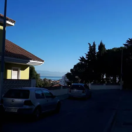 Apartamento En De 1 Dorm, Piscina, Playa Cerca トレモリノス